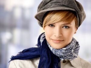 Estiloso com chapéu: dicas práticas para um look de inverno